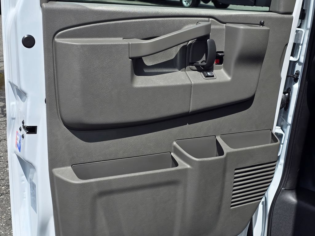 New 2026 Chevrolet Express 2500 w/ Communications Package RWD image 35