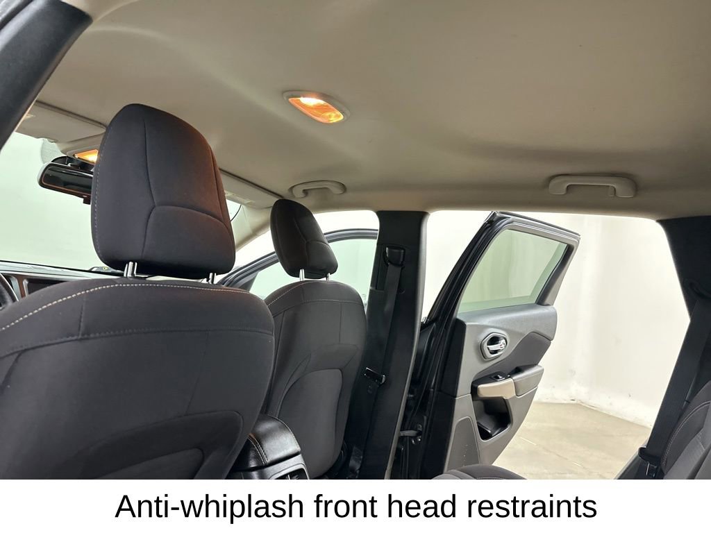 Used 2017 Jeep Cherokee Latitude w/ Cold Weather Group image 28