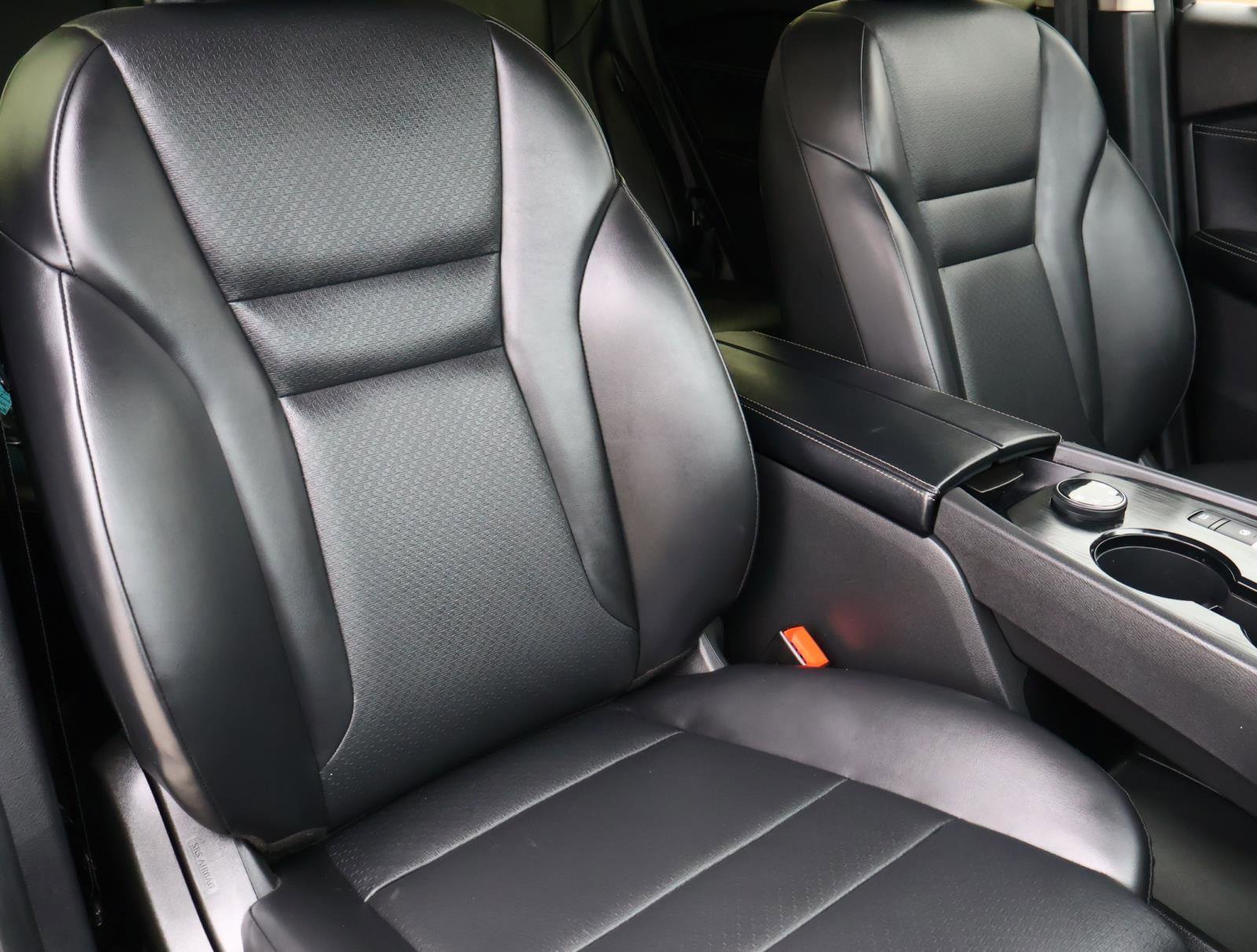 Used 2025 Nissan Rogue SV w/ SV Premium Package image 18