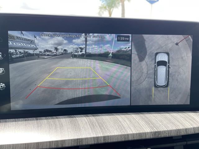 Used 2025 Kia Telluride SX w/ SX Captain's Chair Package FWD image 15