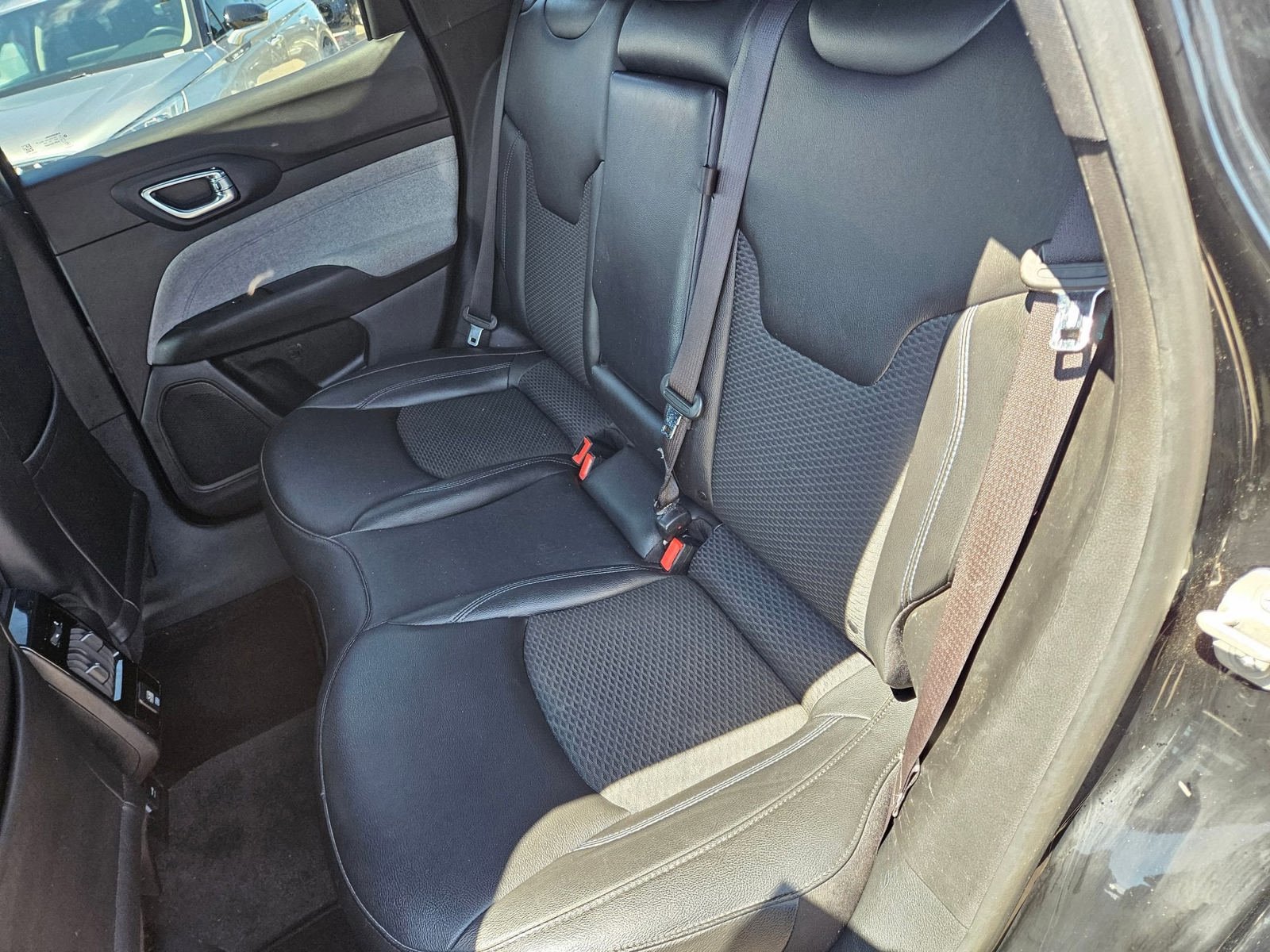Used 2024 Jeep Compass Latitude AWD/4WD image 27