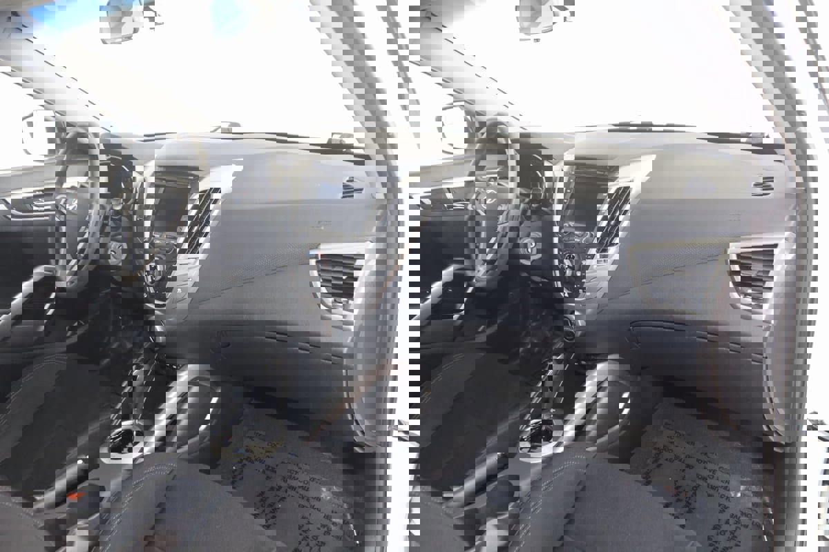 Used 2016 Hyundai Veloster w/ Option Group 02 image 34