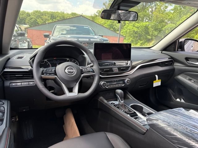 New 2026 Nissan Altima 2.5 SR w/ SR Premium Package AWD/4WD image 5