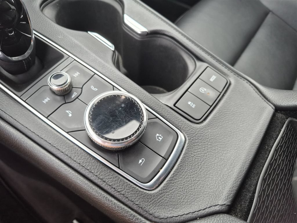 Used 2020 Cadillac XT4 Premium Luxury w/ Cold Weather Package FWD image 19