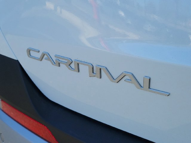 New 2026 Kia Carnival EX FWD image 8