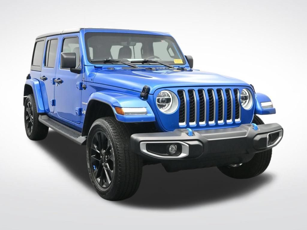 Used 2022 Jeep Wrangler Unlimited Sahara AWD/4WD image 3