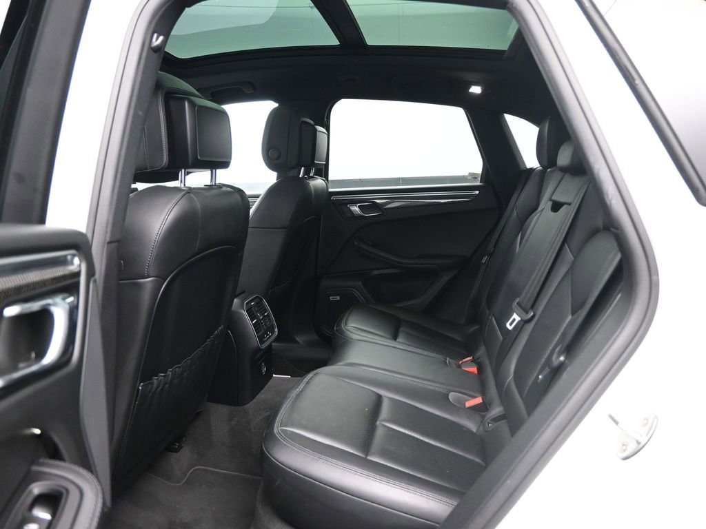 Used 2018 Porsche Macan GTS w/ Premium Package Plus image 25
