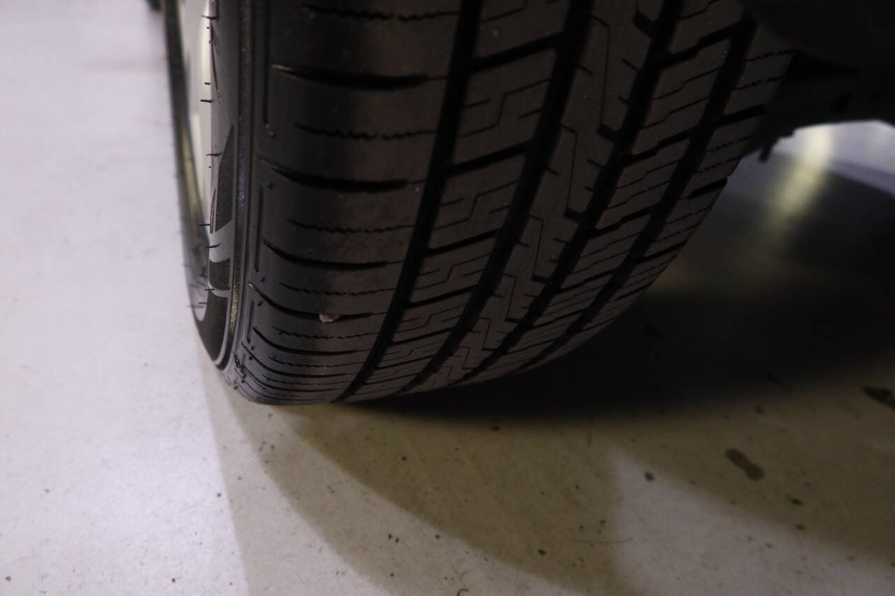 Used 2014 Toyota RAV4 Limited image 37