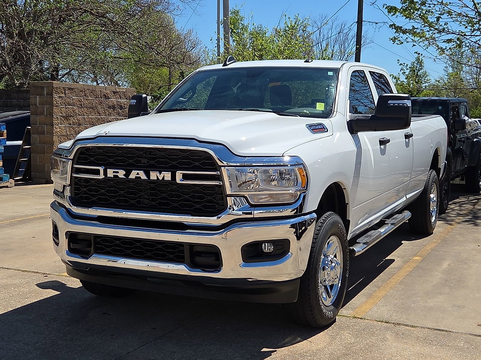 Used 2023 RAM 2500 Tradesman w/ Chrome Appearance Group image 2