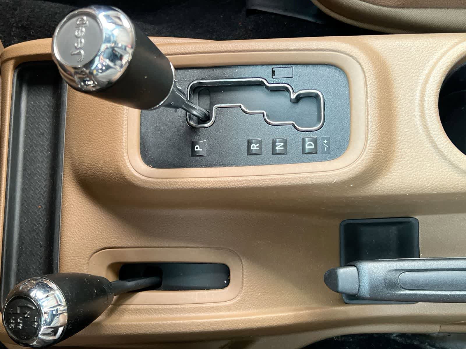 Used 2017 Jeep Wrangler Unlimited Sahara w/ Connectivity Group image 30