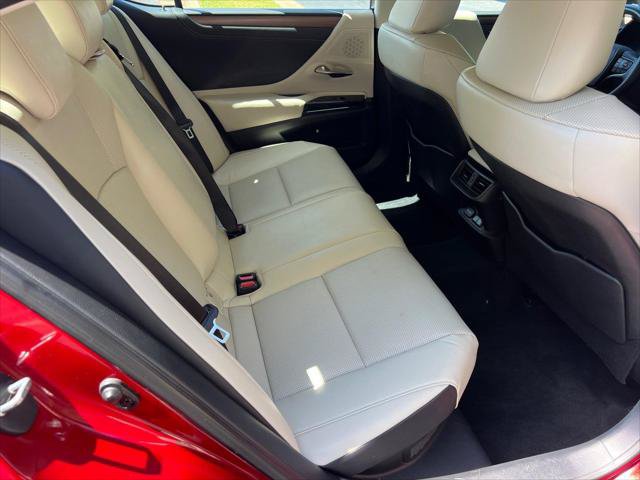 Certified 2025 Lexus ES 300h w/ Premium Package FWD image 15