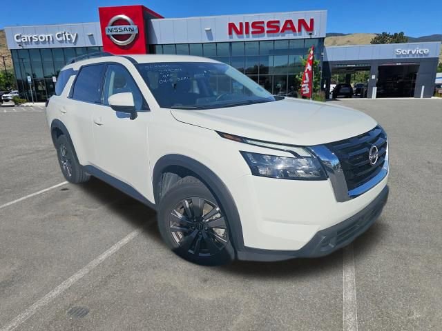 Used 2024 Nissan Pathfinder SV image 5