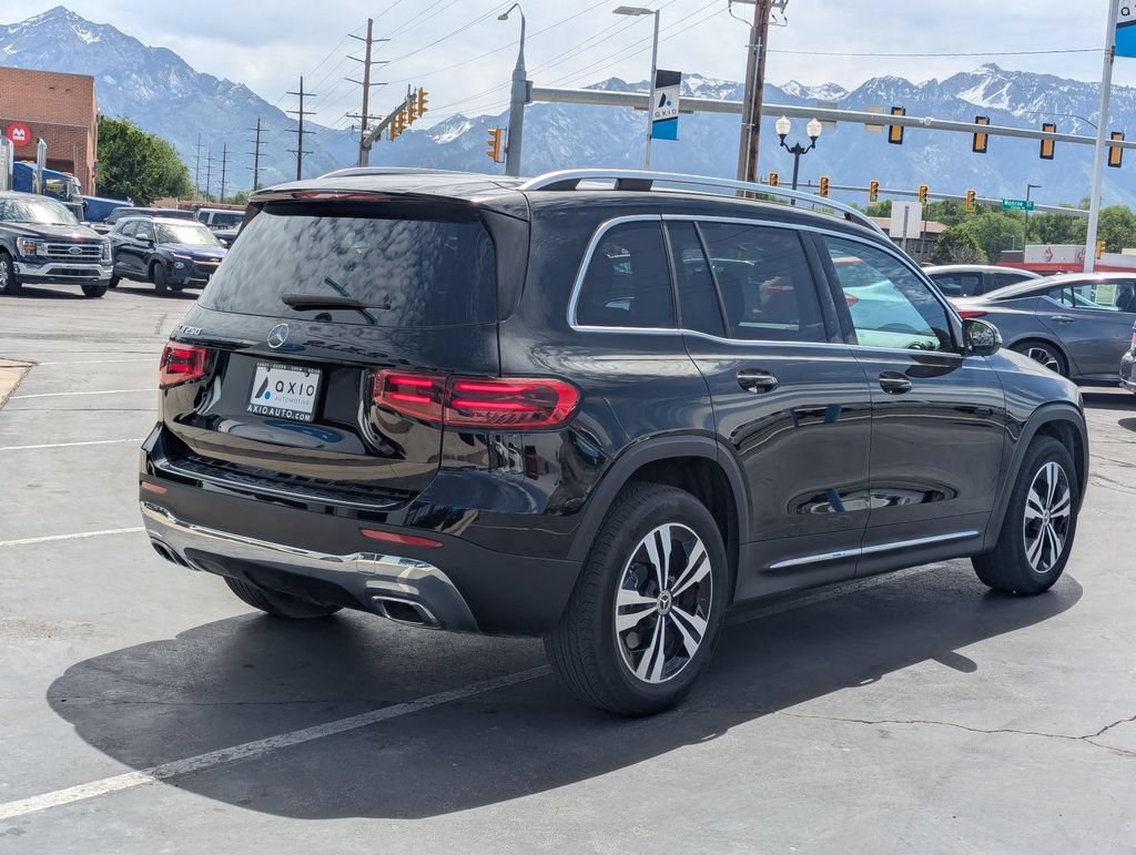 Used 2025 Mercedes-Benz GLB 250 image 4