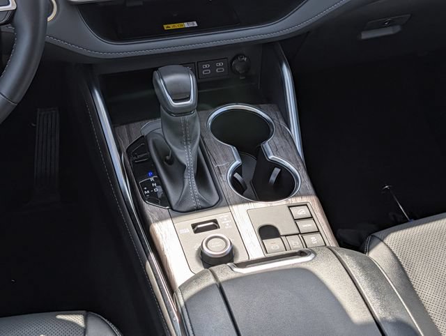Certified 2025 Toyota Highlander Platinum AWD/4WD image 13