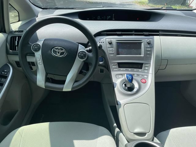 Used 2015 Toyota Prius Two FWD image 12