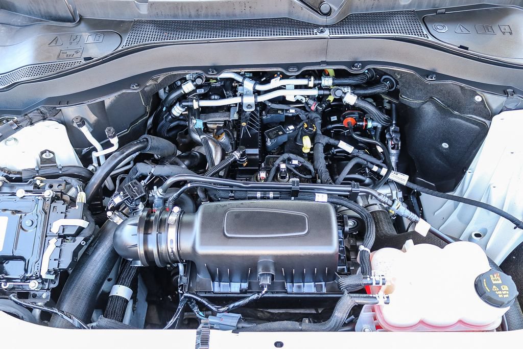 Used 2023 Ford Explorer XLT w/ Equipment Group 202A RWD image 31