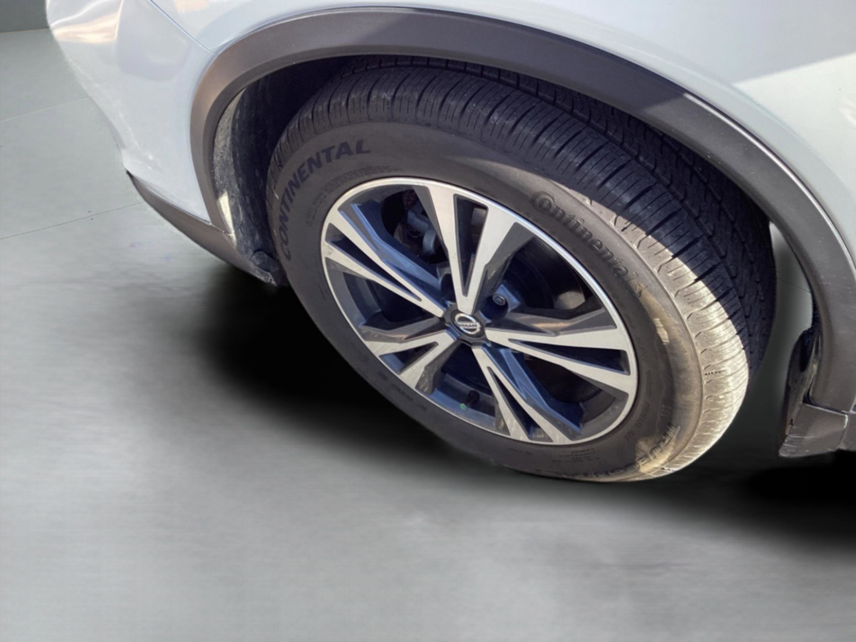 Used 2019 Nissan Rogue SV w/ Premium Package image 26