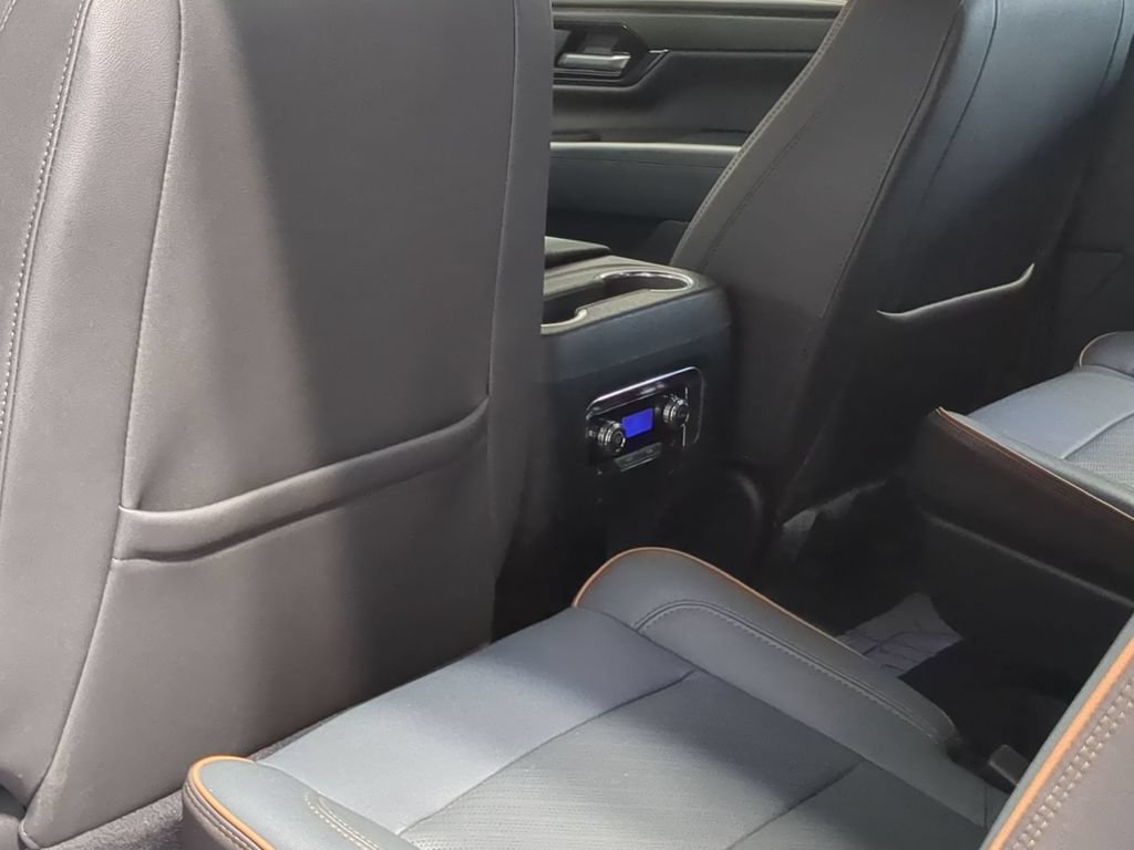 Used 2025 GMC Yukon AT4 w/ AT4 Premium Package AWD/4WD image 22