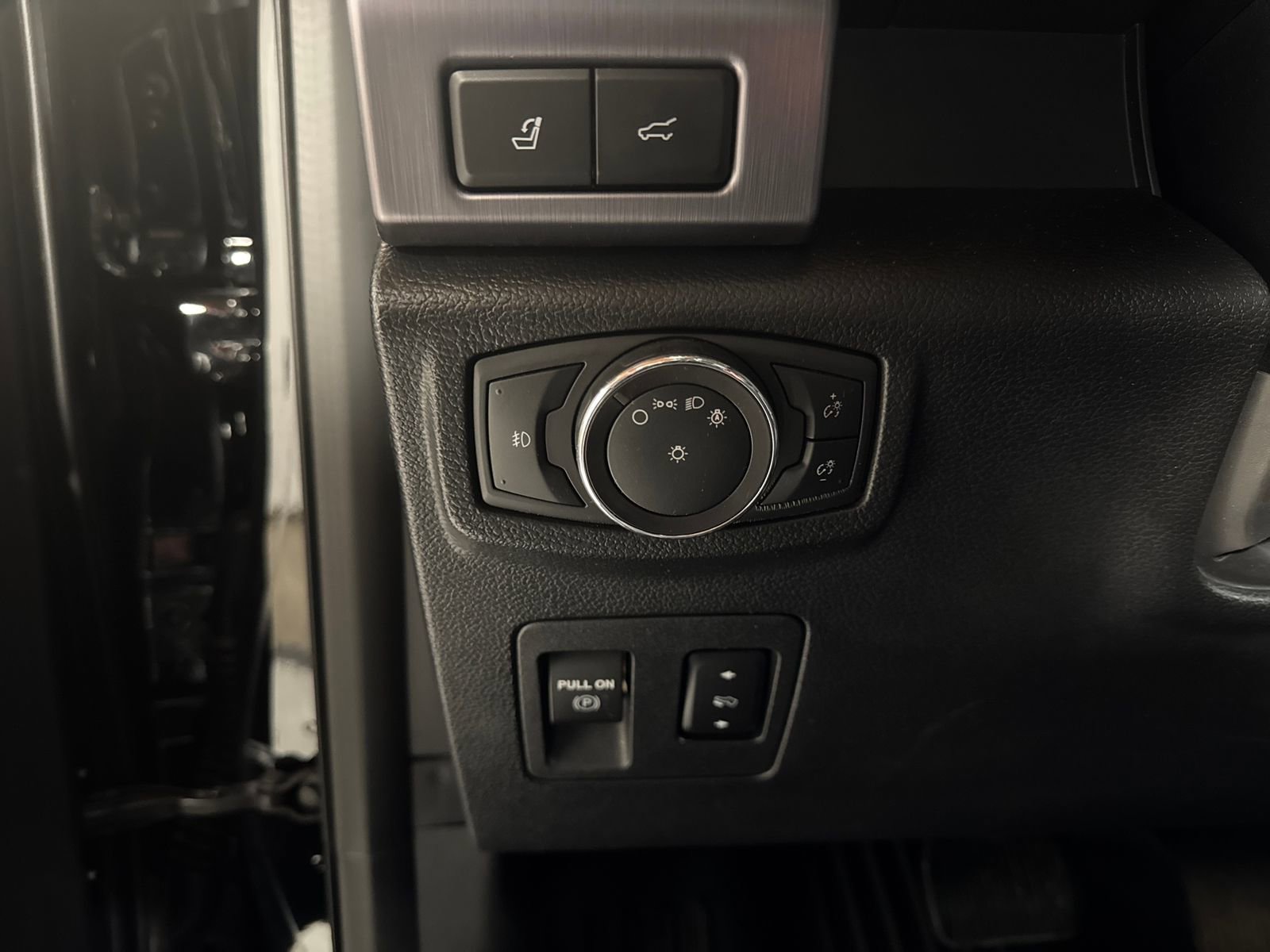 Used 2018 Ford Expedition Max Platinum image 15