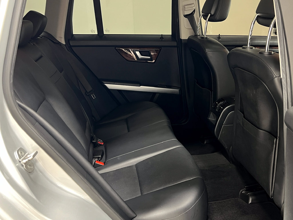 Used 2012 Mercedes-Benz GLK 350 4MATIC image 31