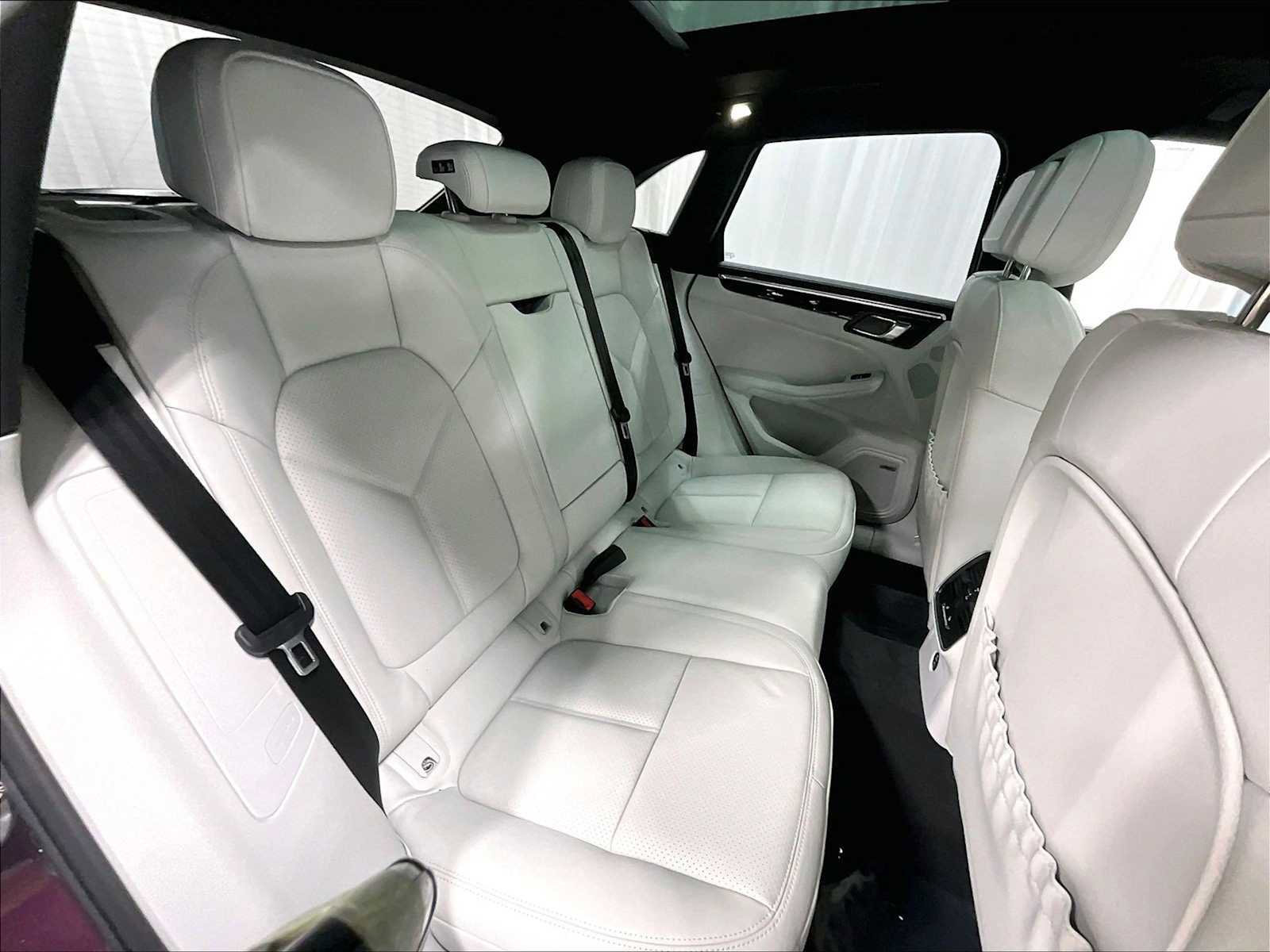 New 2026 Porsche Macan Turbo AWD/4WD image 30