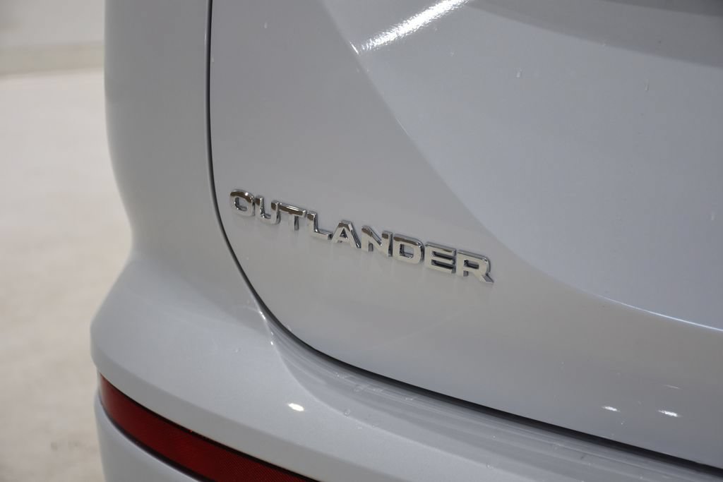 New 2026 Mitsubishi Outlander ES AWD/4WD image 28