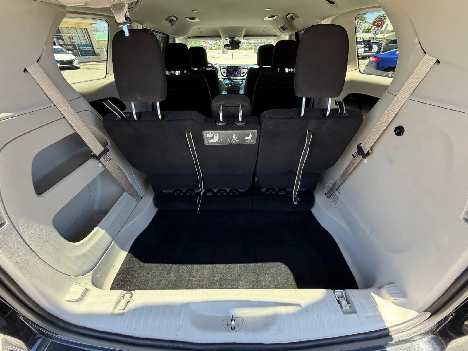 Used 2021 Chrysler Pacifica Touring FWD image 30