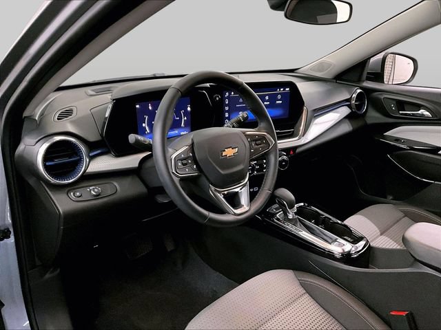 Used 2024 Chevrolet Trax LT w/ Driver Confidence Package FWD image 12
