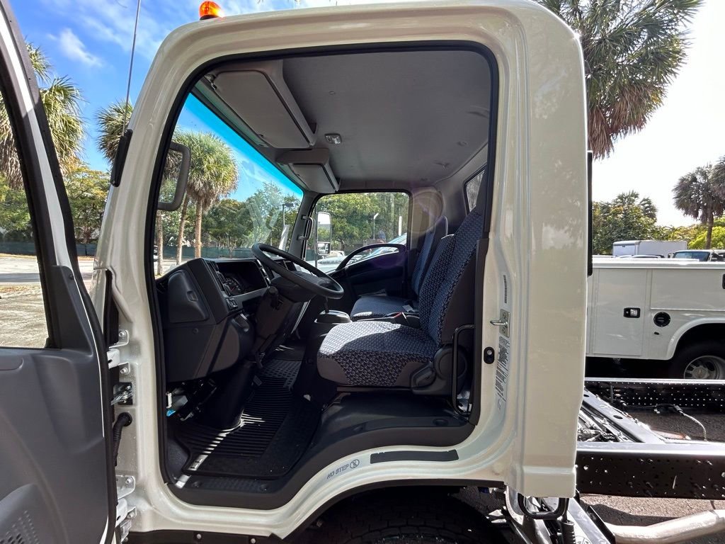 New 2025 Chevrolet Low Cab Forward 5500HG image 4
