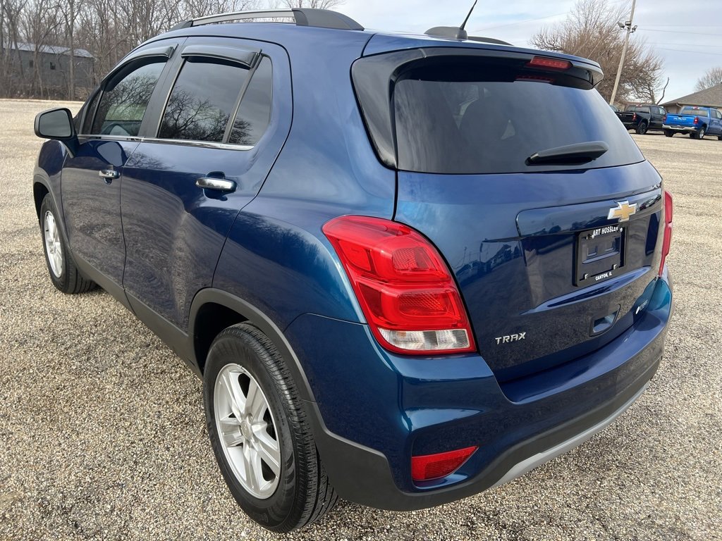 Used 2020 Chevrolet Trax LT w/ LT Convenience Package image 3