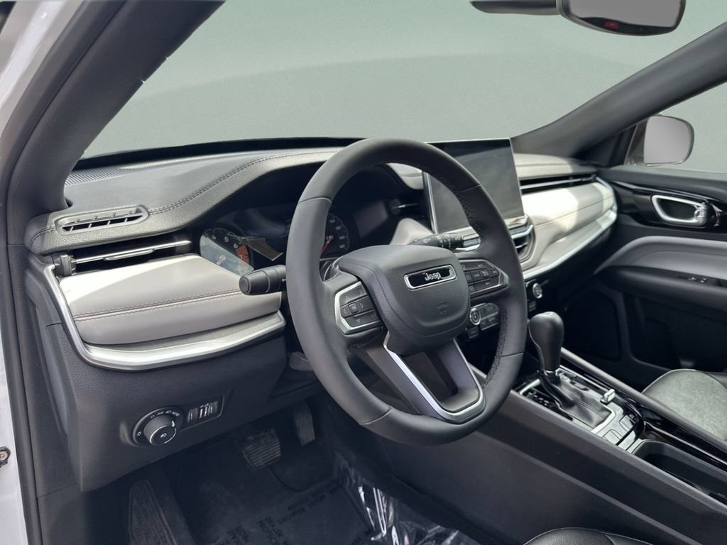 Certified 2026 Jeep Compass Limited AWD/4WD image 19