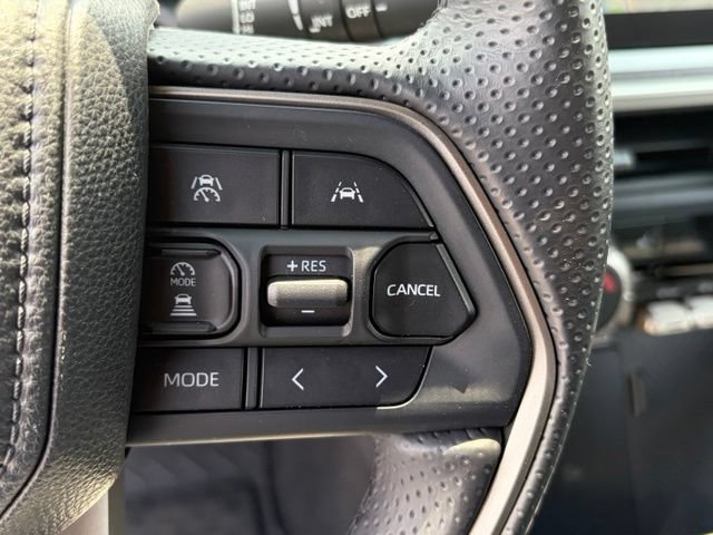 Used 2025 Toyota 4Runner TRD Off-Road Premium AWD/4WD image 18