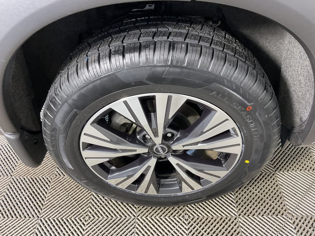 Used 2023 Nissan Rogue SV AWD/4WD image 10