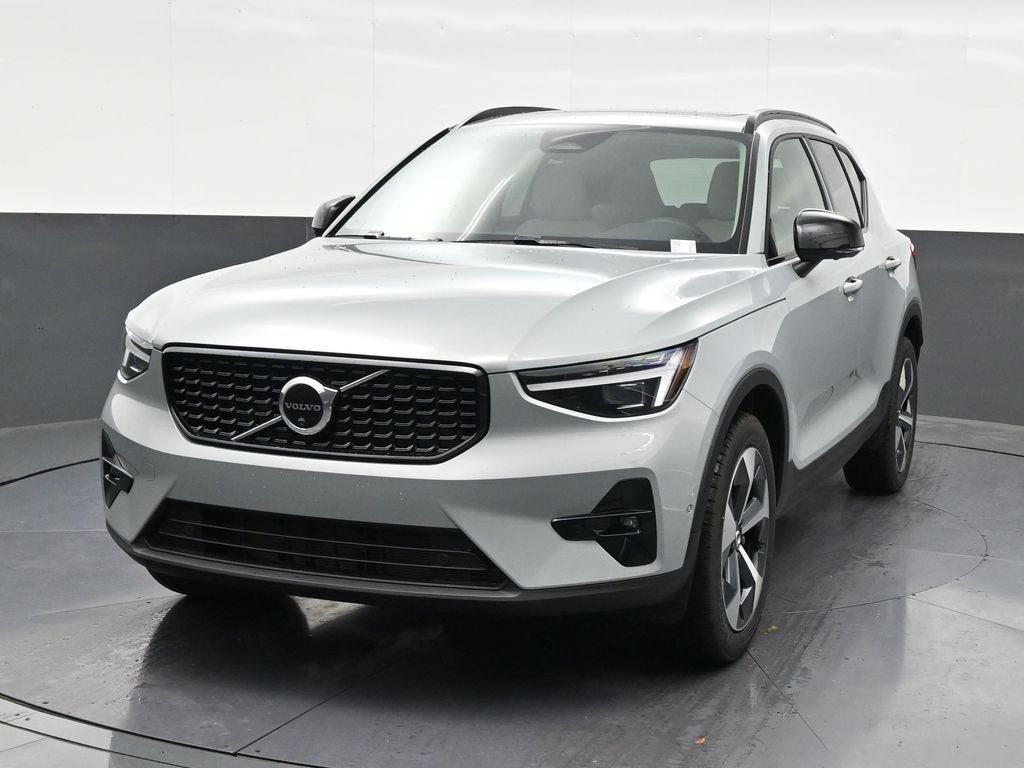 New 2026 Volvo XC40 B5 Plus w/ Protection Package Premier AWD/4WD image 8