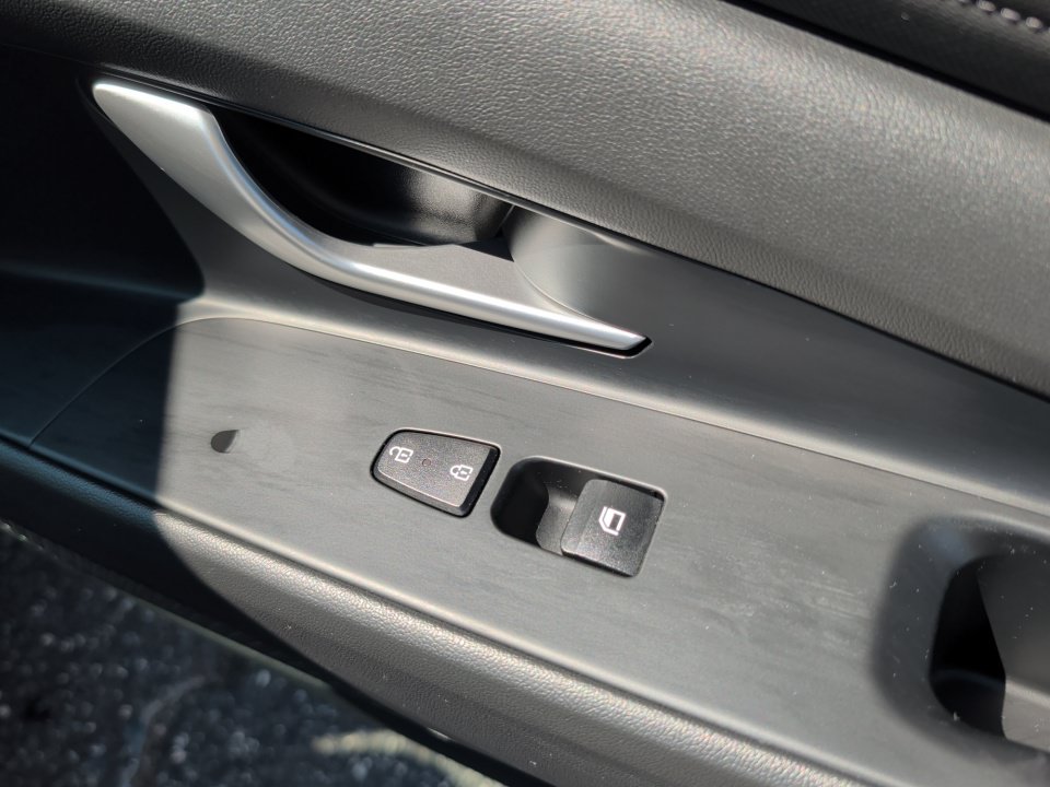 Certified 2024 Hyundai Elantra SEL w/ Convenience Package FWD image 31