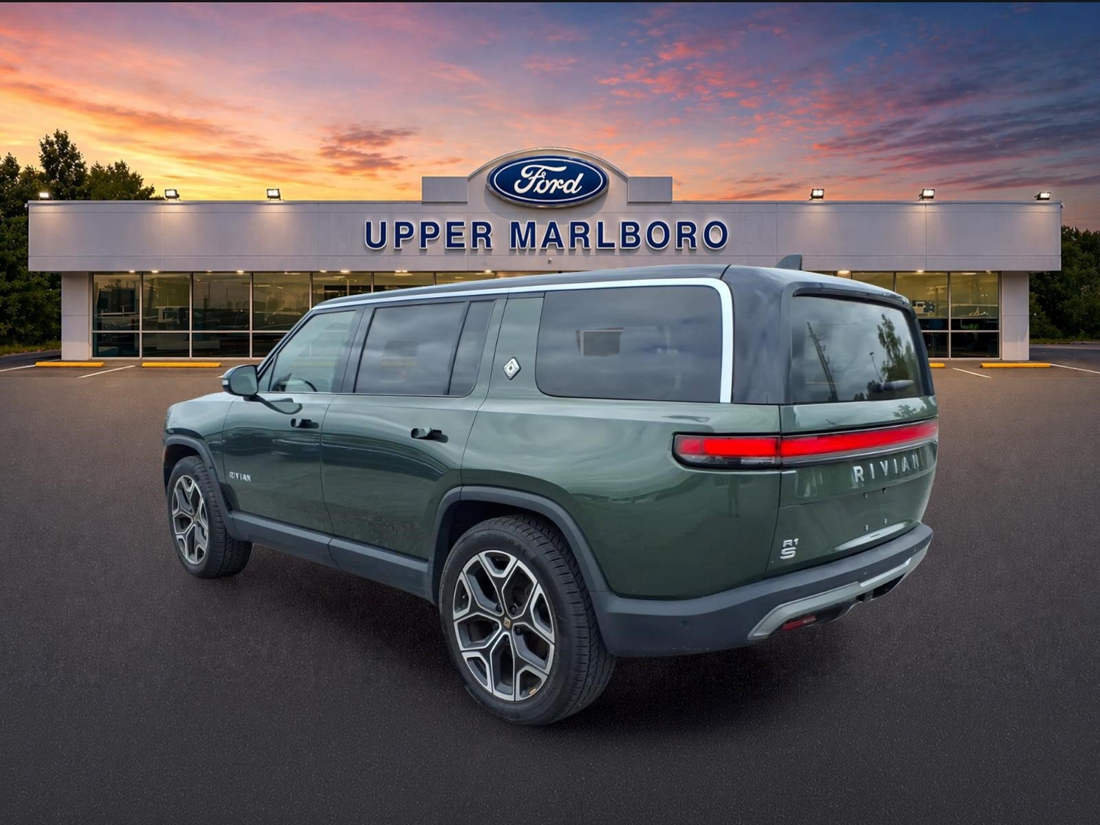 Used 2024 Rivian R1S Adventure Dual AWD/4WD image 4