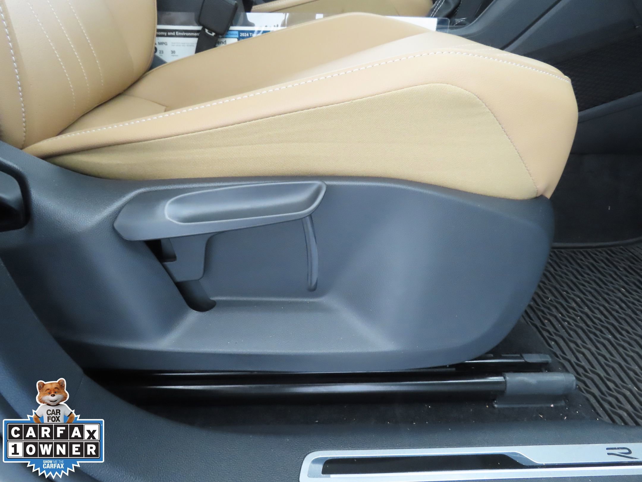 Used 2024 Volkswagen Tiguan SE R-Line w/ MDO Package, Three-Row FWD image 28