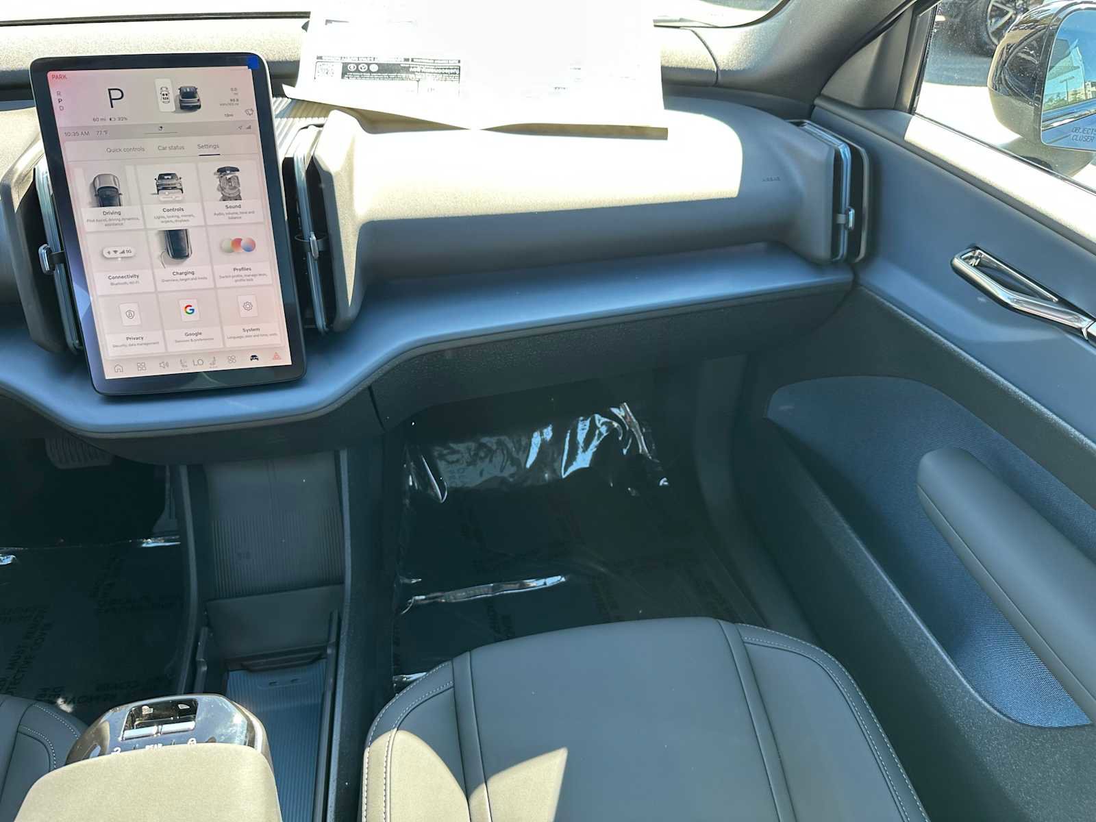 New 2025 Volvo EX30 Plus w/ Protection Package Premier image 18