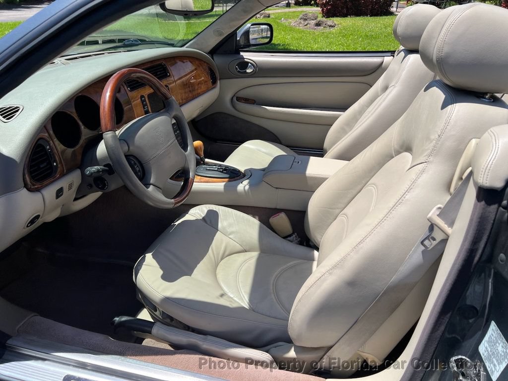 Used 2001 Jaguar XKR Convertible RWD image 9