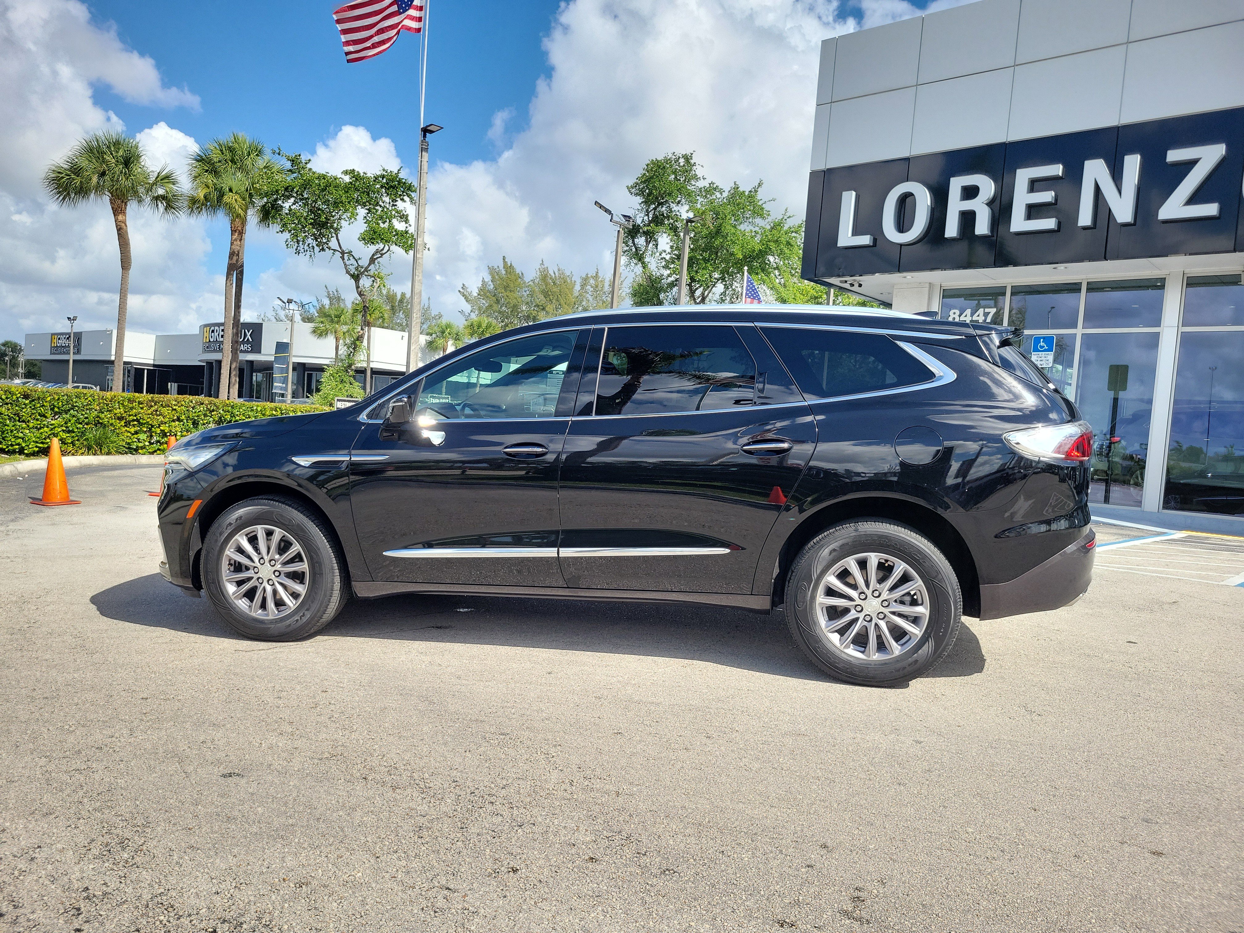 Used 2022 Buick Enclave Essence FWD image 8
