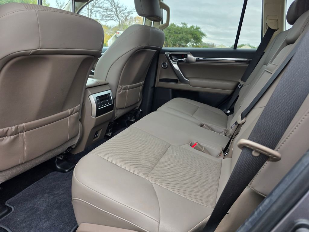 Used 2022 Lexus GX 460 Premium image 32