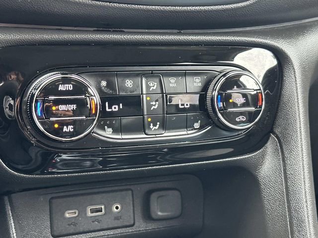 Used 2021 Buick Encore GX Select w/ Sport Touring Package FWD image 24