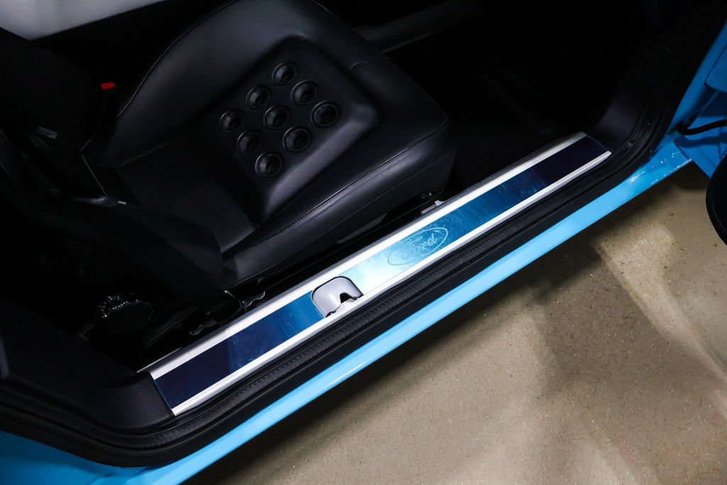 Used 2006 Ford GT RWD image 42