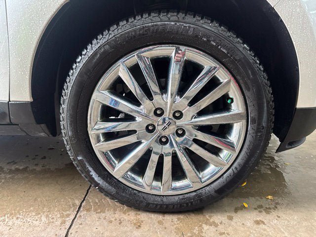 Used 2015 Lincoln MKX FWD w/ Equipment Group 102A image 33