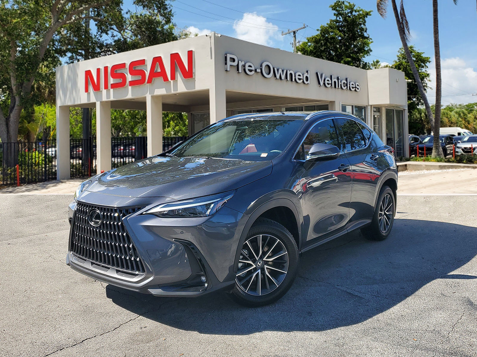 Used 2025 Lexus NX 250 FWD w/ Premium Package image 1