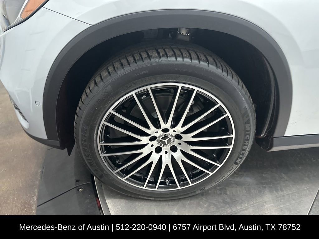 Used 2025 Mercedes-Benz GLC 300 image 33
