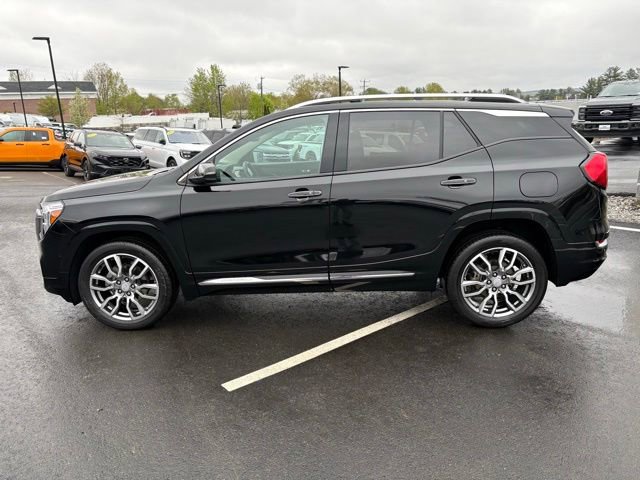Used 2024 GMC Terrain Denali w/ Denali Premium Package AWD/4WD image 6