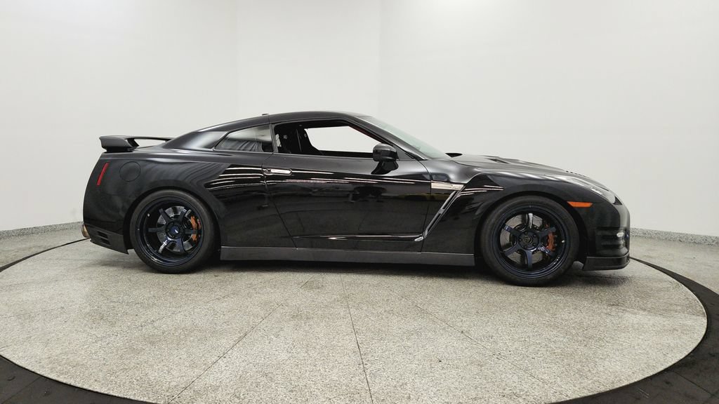 Used 2014 Nissan GT-R Black Edition AWD/4WD image 6