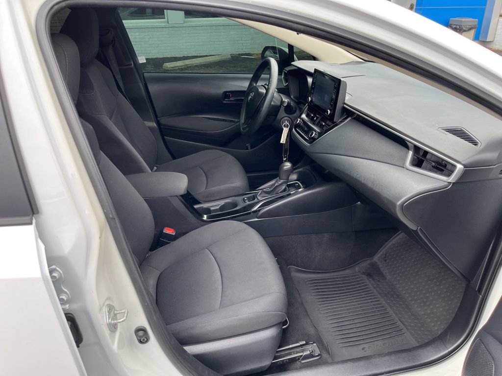 Used 2022 Toyota Corolla LE FWD image 21