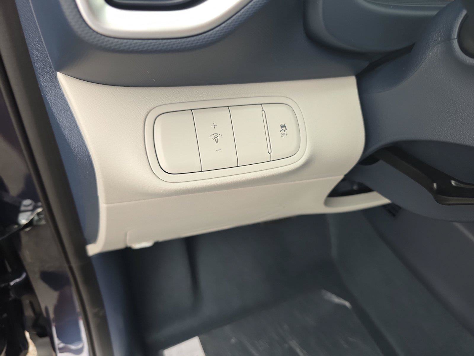 New 2026 Hyundai Venue SEL FWD image 12
